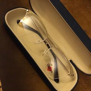 Women’s eyeglass frames